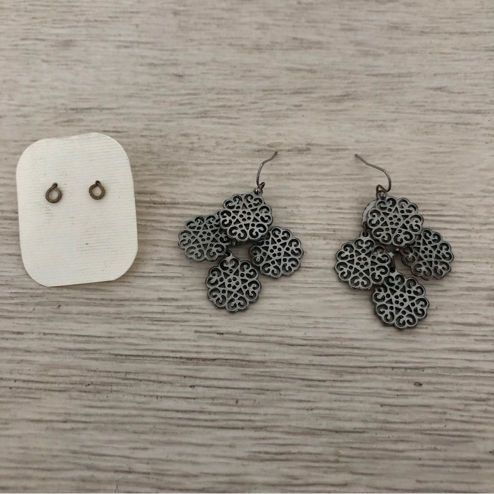 Silver tone earring- 2 set